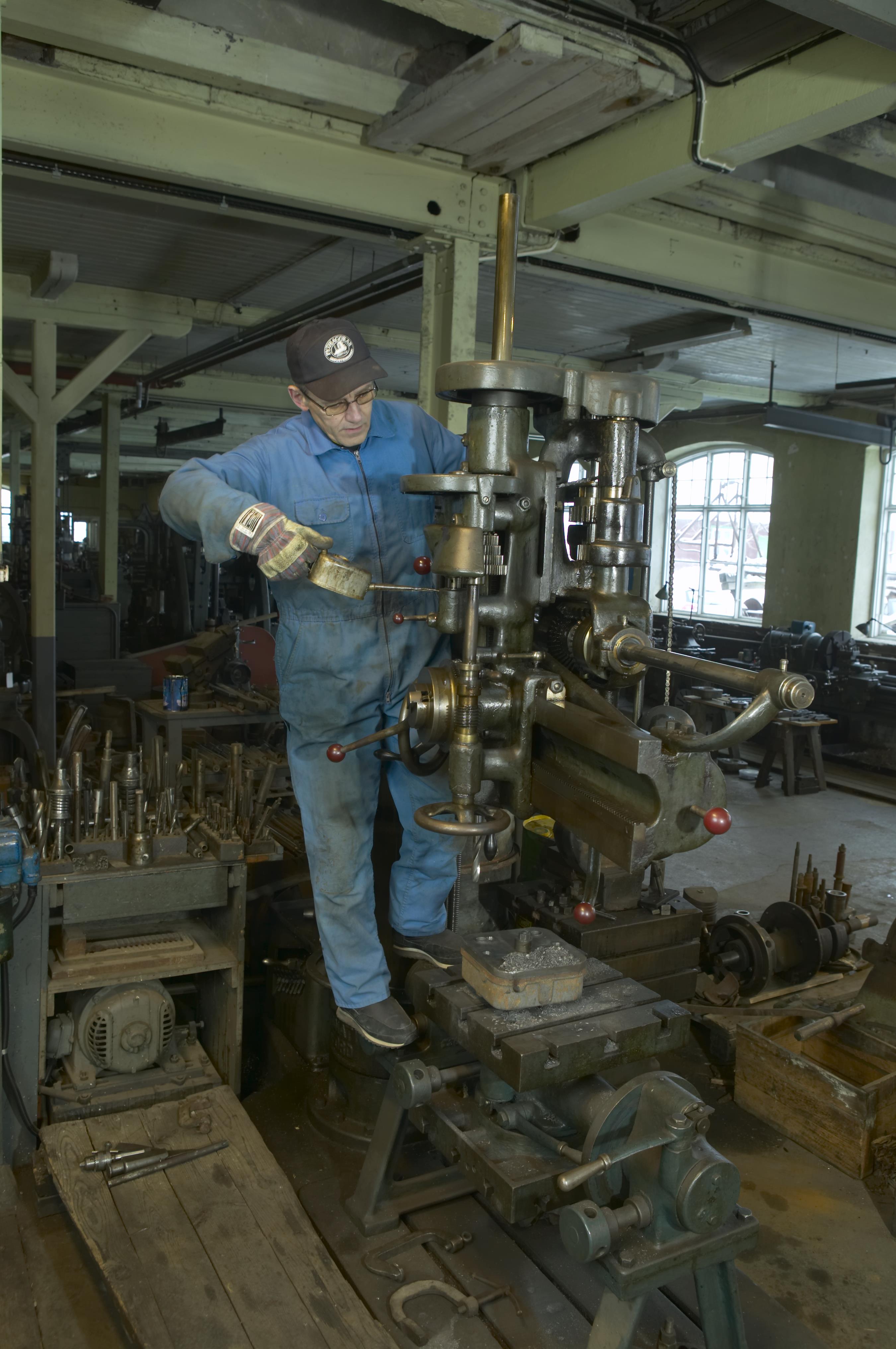 Bengt A Lundberg, Pythagoras motorfabrik