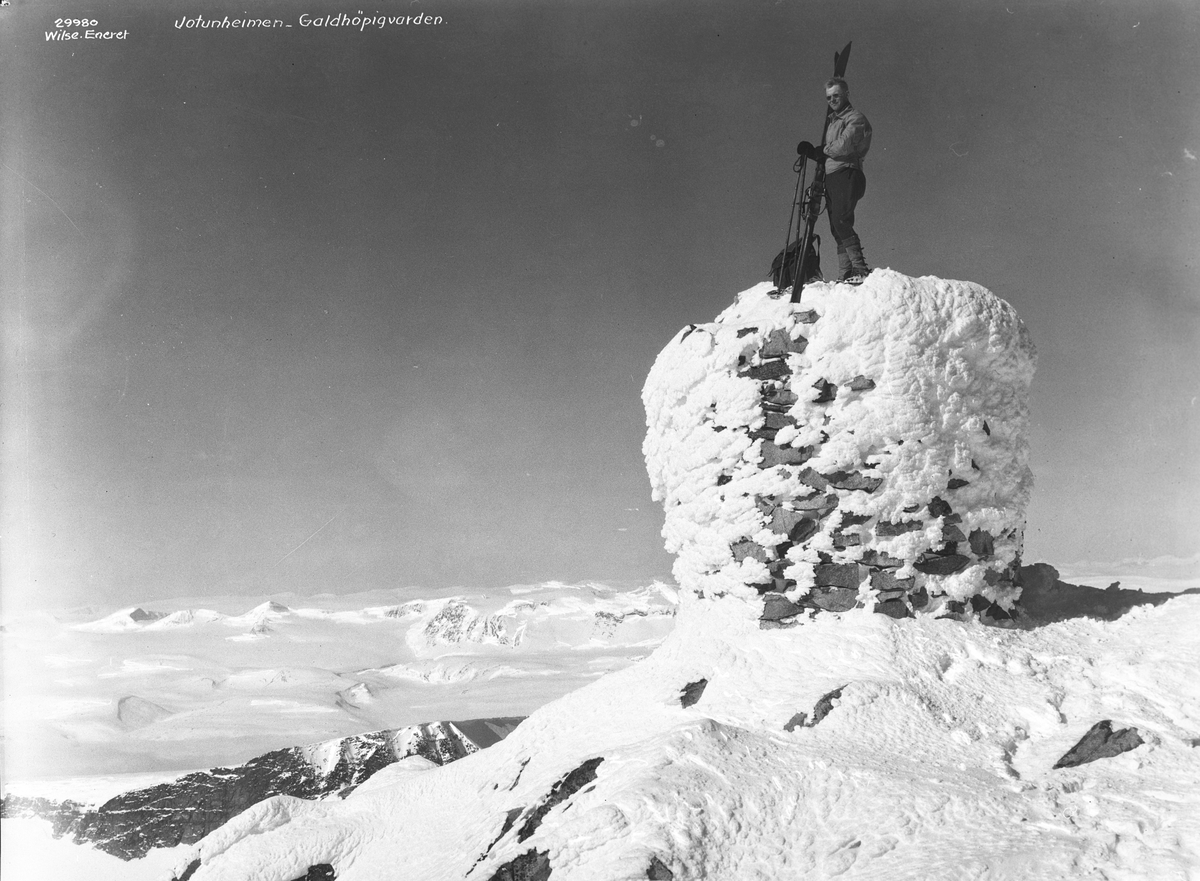 Anders Beer Wilse, Prot: Jotunheimen Vinter - Galdhøpiggen, Varden