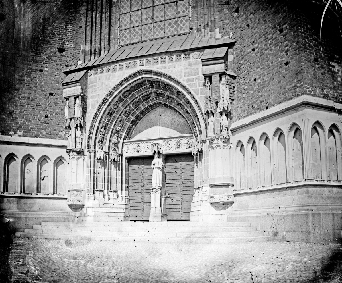 Paul Sandberg, The Southern Portal of Uppsala Cathedral