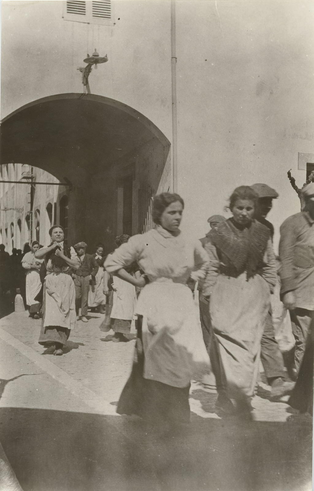 Desconegut, [Treballadores de la fàbrica tèxtil de Salt]
