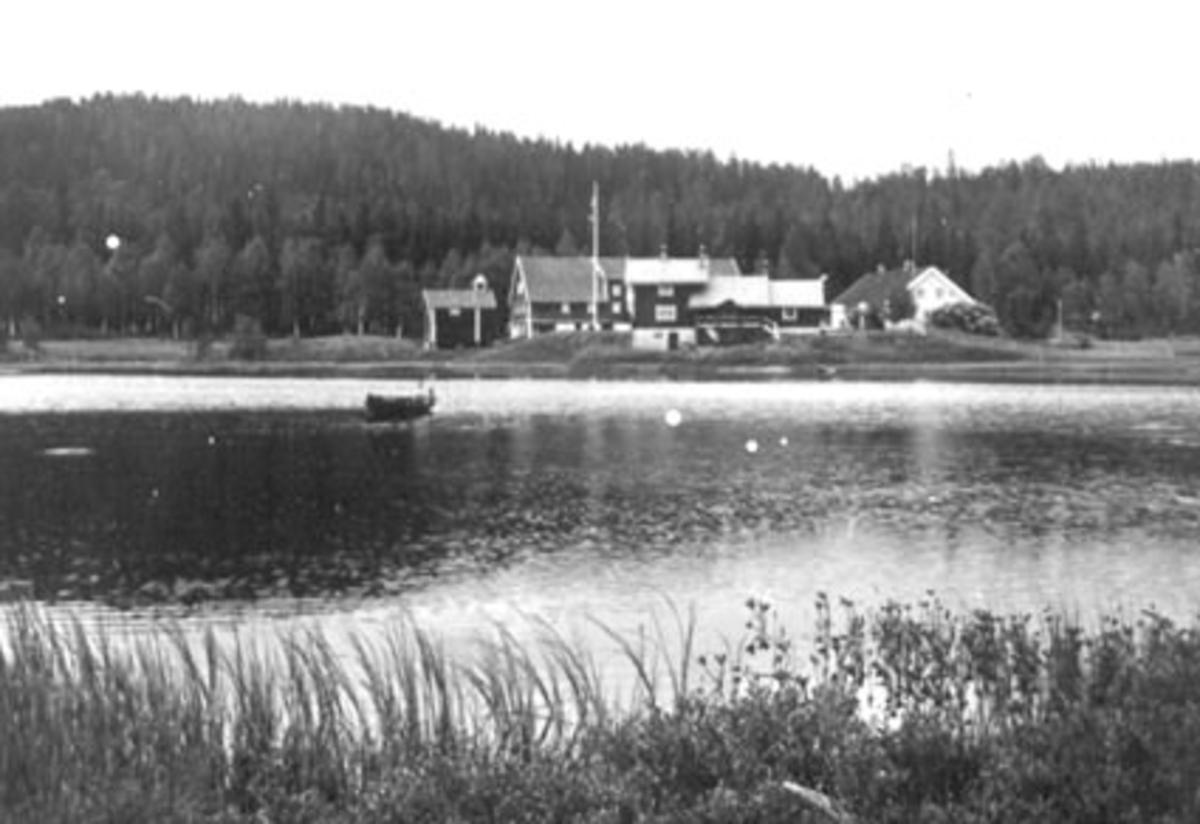 Anno Domkirkeodden, MALUNGEN GARD, VANN I FORGRUNNEN, VALLSET, POSTKORT.