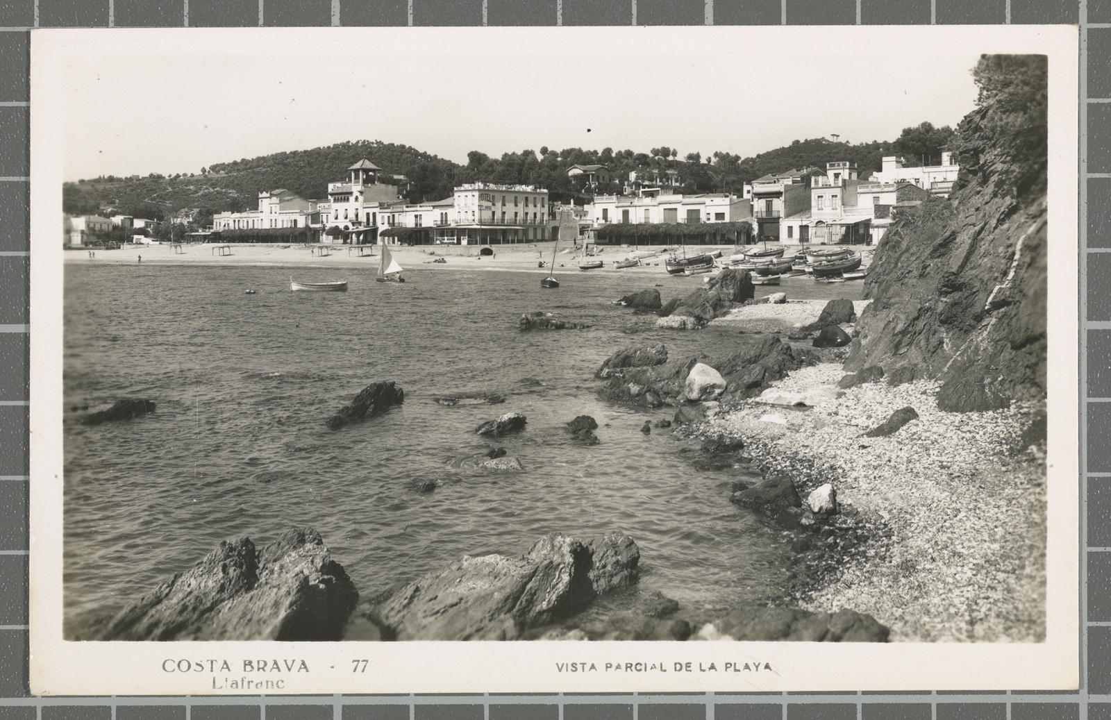 Desconegut, Costa Brava - 77 Llafranc. Vista parcial de la playa