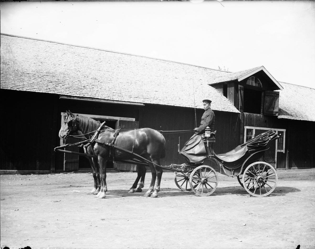 Skötsner-Edhlund, Cousque with Horse and Cart, Östhammar, Uppland