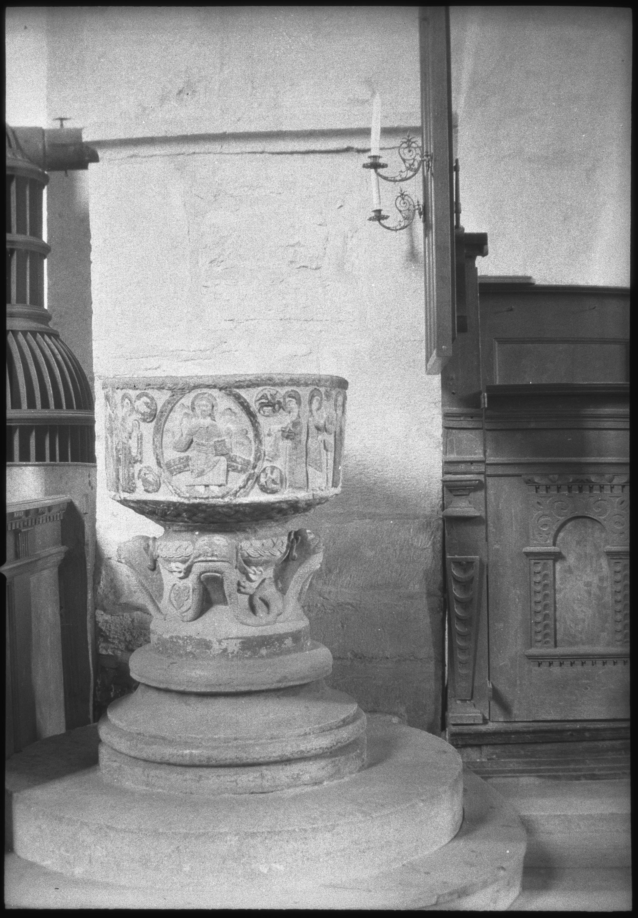 Berit Wallenberg, Väskinde kyrka