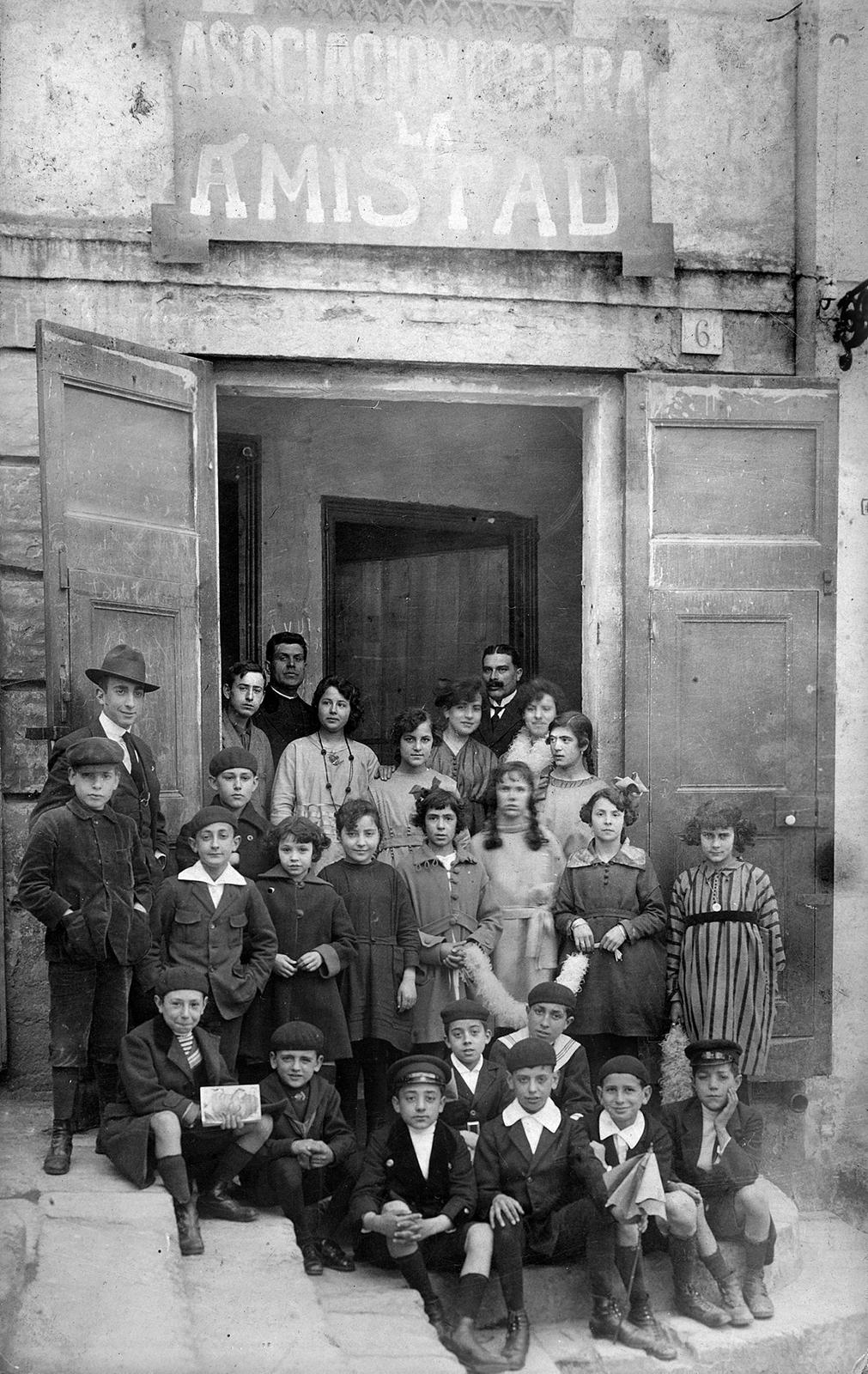 Desconegut, [Societat Obrera l'Amistat]