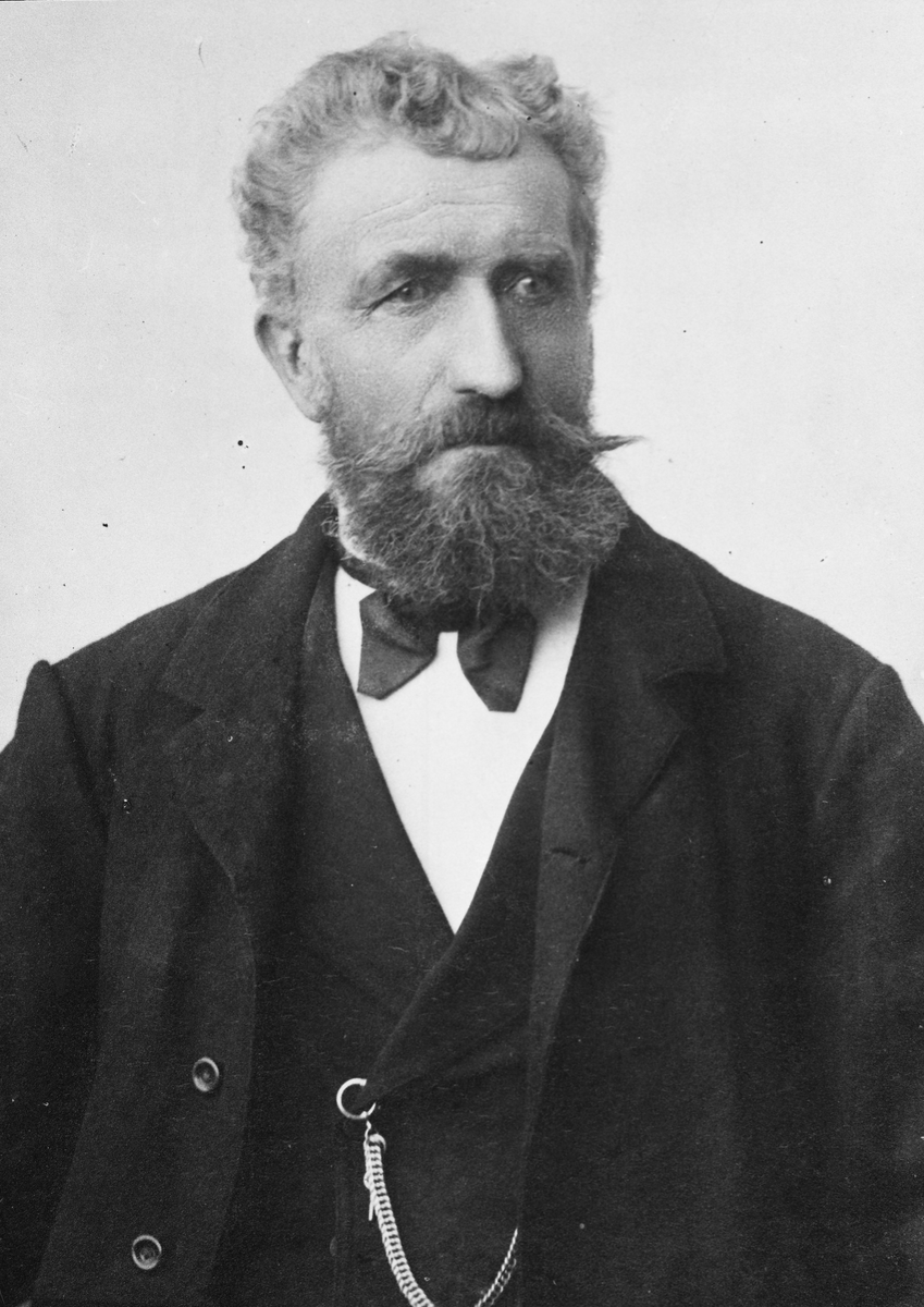Henrik Augustinsson Stinessen, Portrett av mann - Mikkel Vestli
