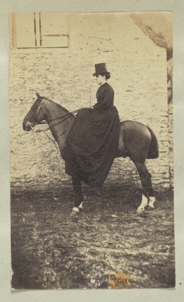 Unknown, [Equestrian portrait of a woman in a dark dress and hat]