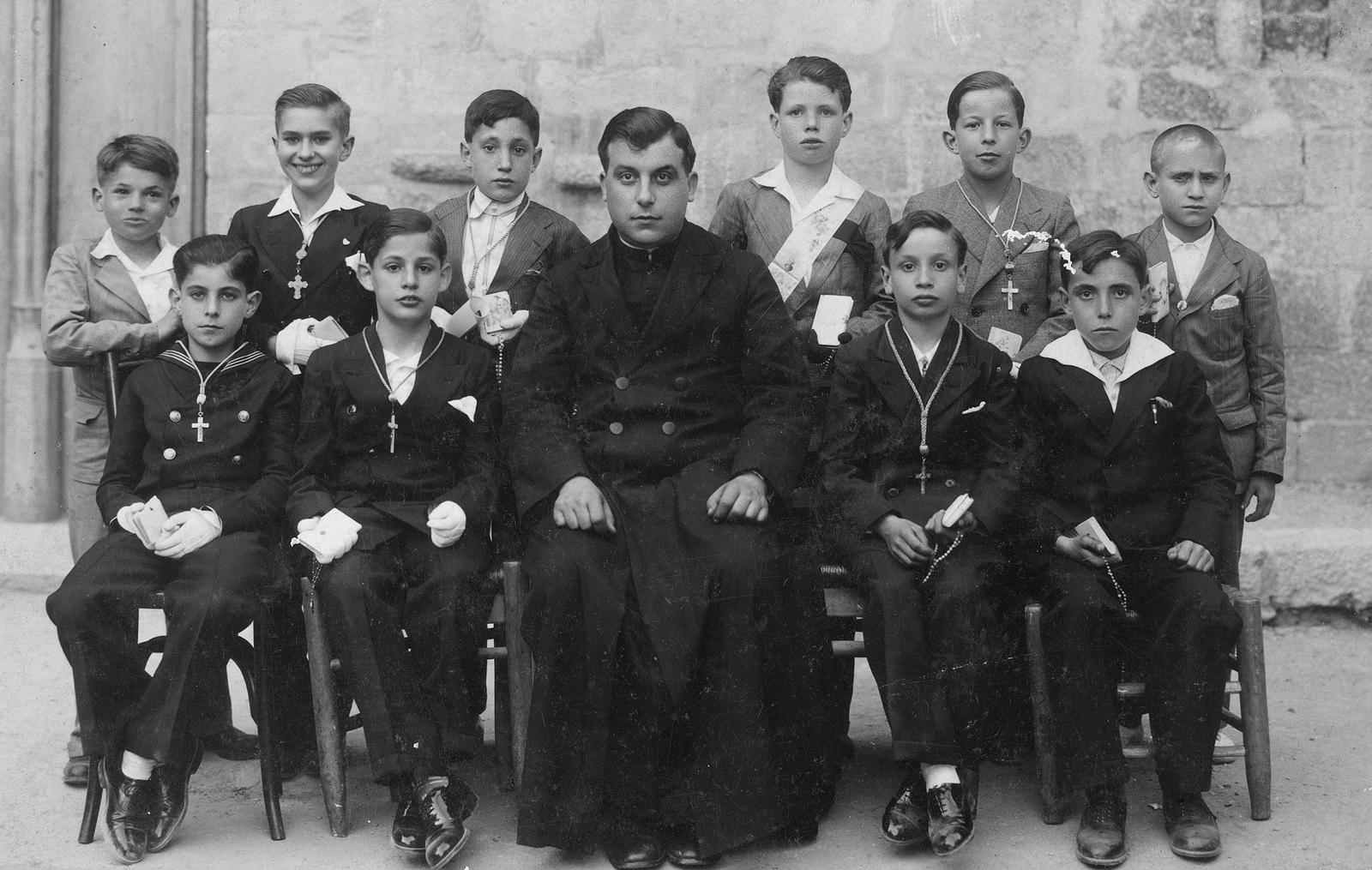Desconegut, [First Communion]