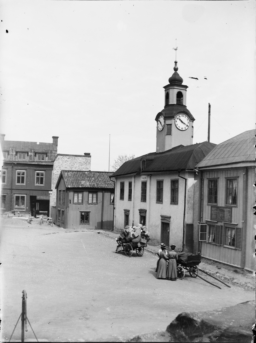 Skötsner-Edhlund, Rådhuset och torget i Östhammar, Uppland