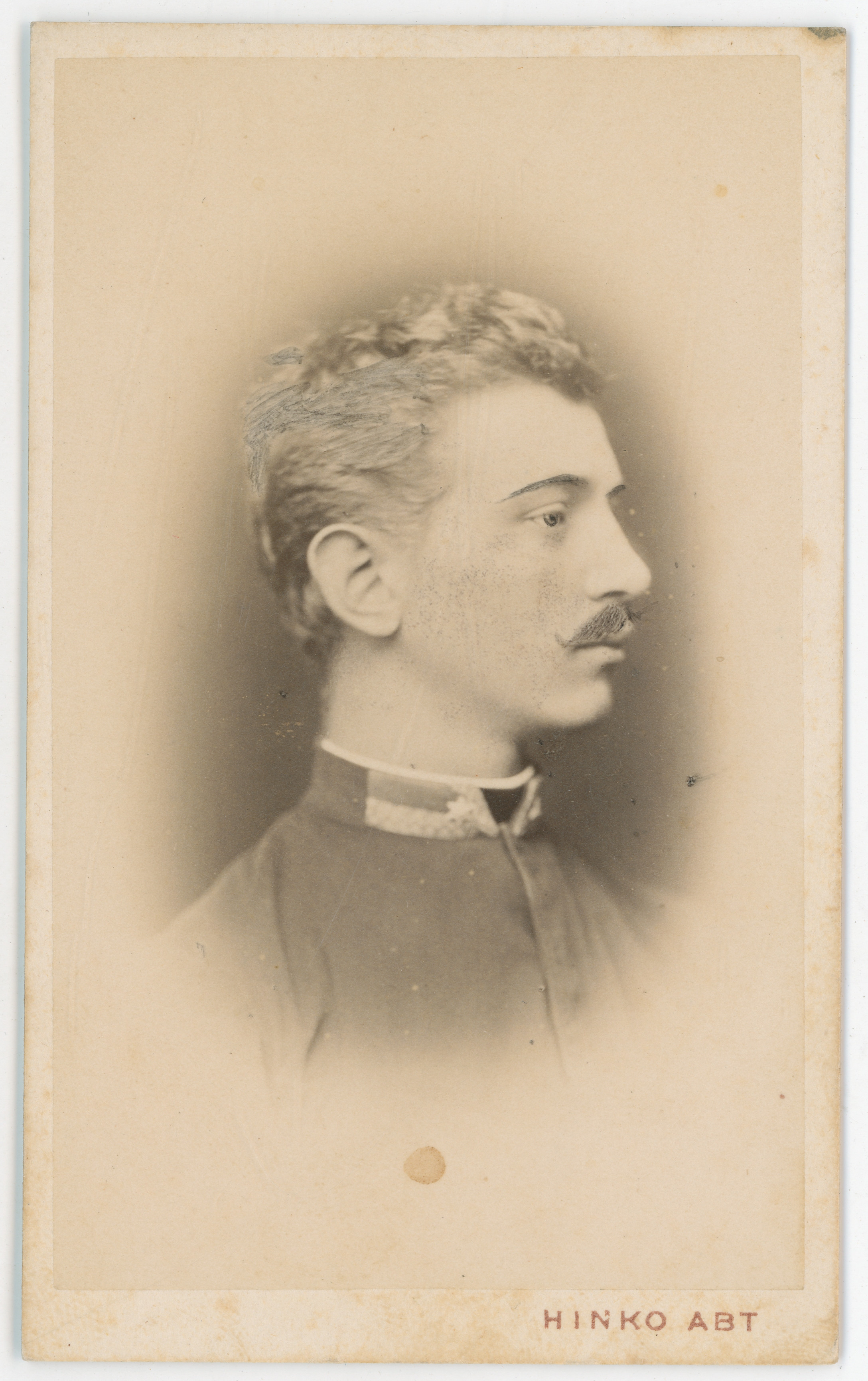 Hinko Abt, Portret časnika