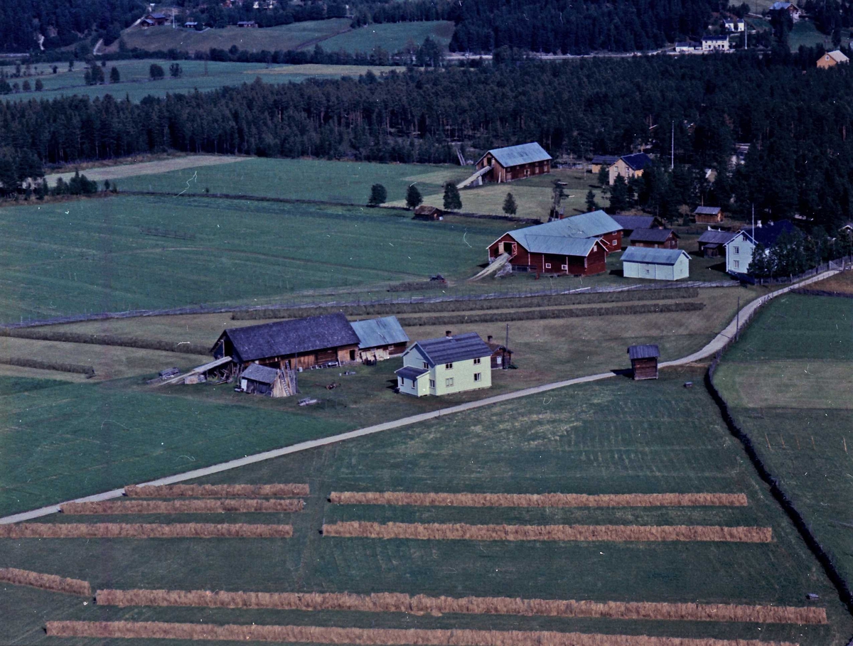 Widerøes Flyveselskap A/S, Gårdsbruk (3 stk. ).