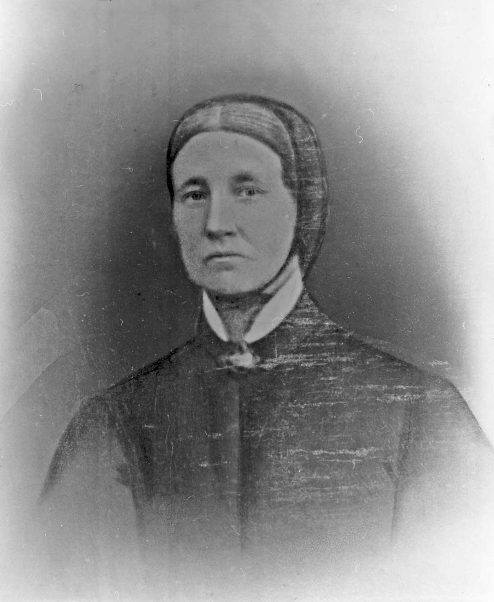 Rachel Haarseth, Portrett av en kvinne, klær.