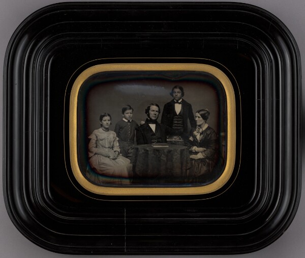 Unknown, [Family portrait]