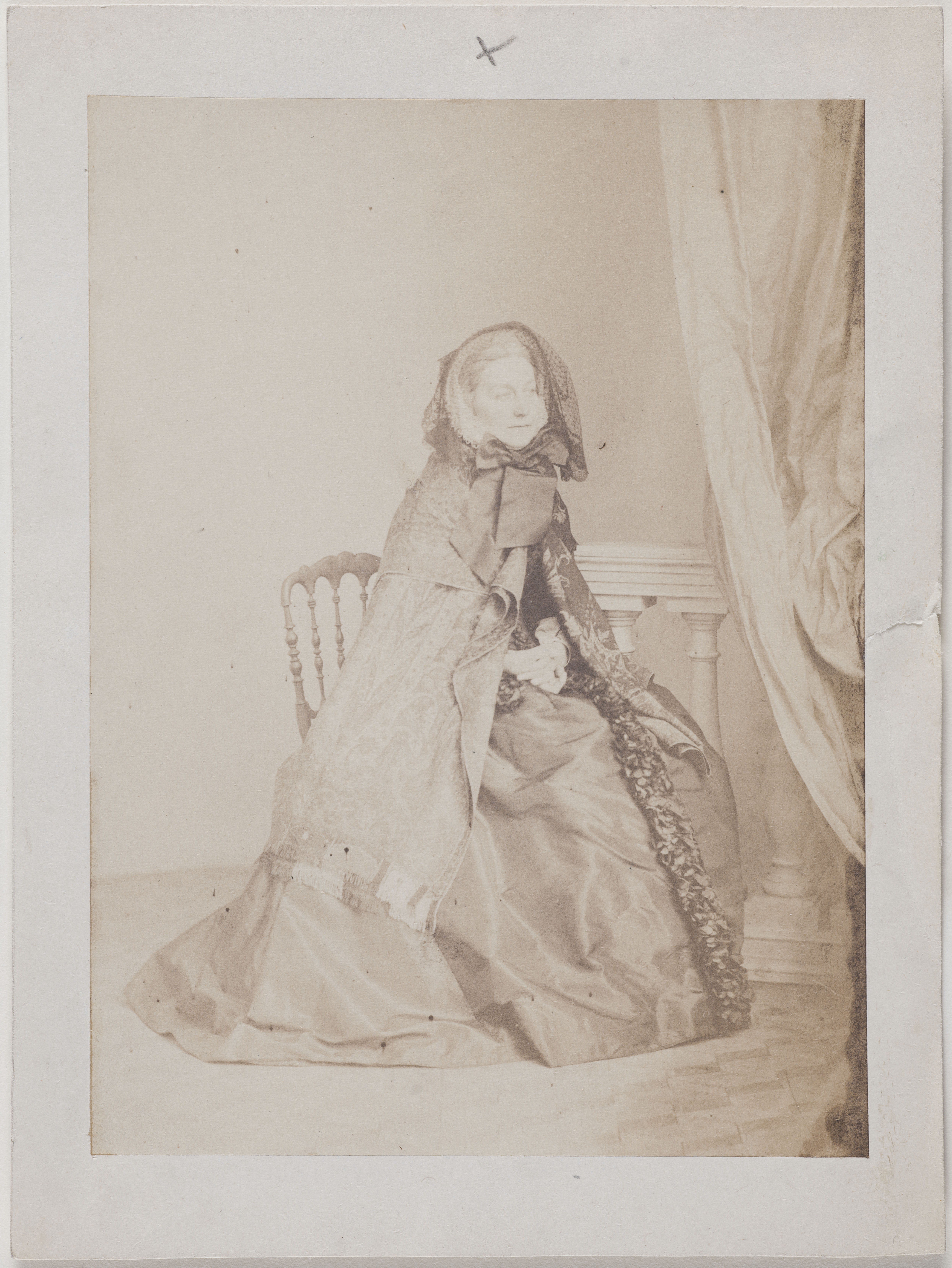 Anonyme, Portrait de Mme. Riesener assise, de profil