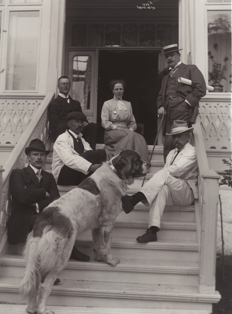 Anders Beer Wilse, Prot: Gruppe paa Verandaen - Olaf Bull Consul Lund 3/6