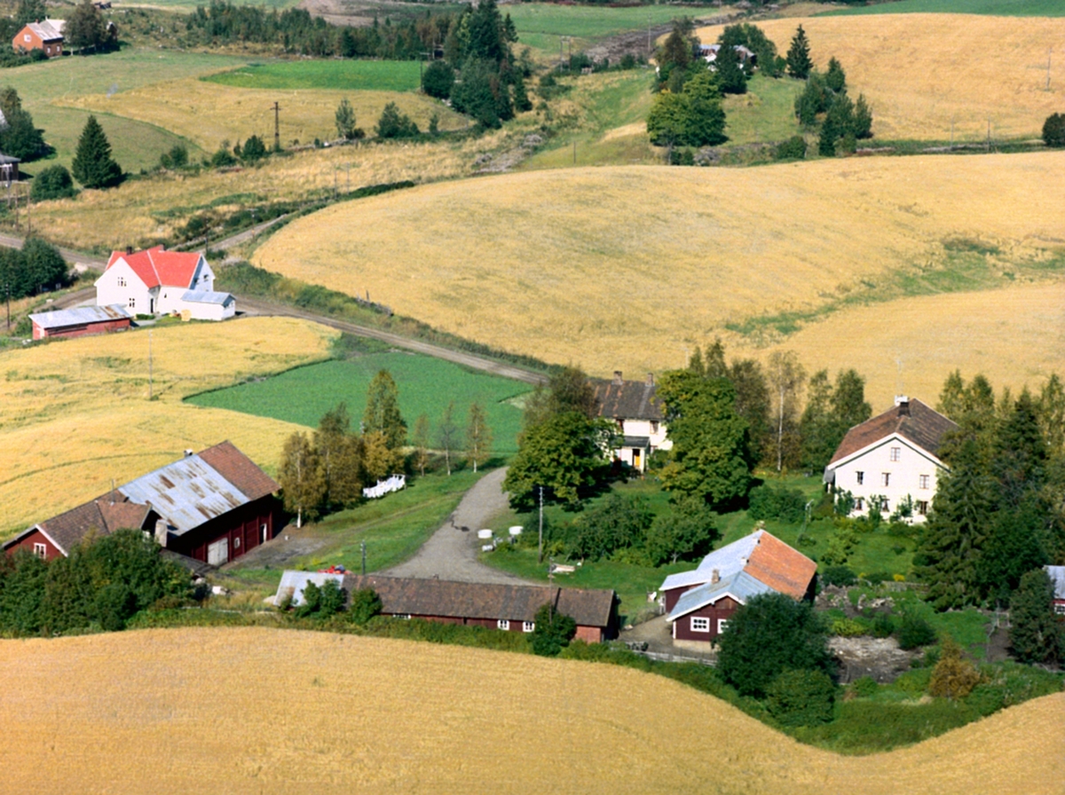 Widerøes Flyveselskap A/S, FLYFOTO ROGSTAD GARD