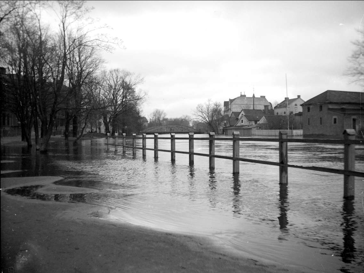August Fredrik Schagerström, “Upsala. Again outside” Magdeburg, "in the background Haglund’s bridge, Uppsala 2 May 1922