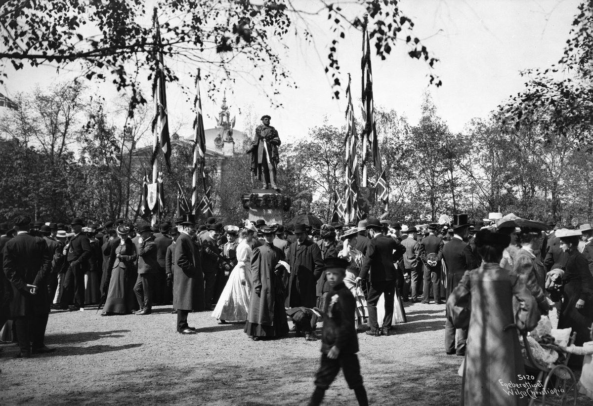 Anders Beer Wilse, Prot: 17de Mai Toget Ved Wergelands Støtten 17/5 1906