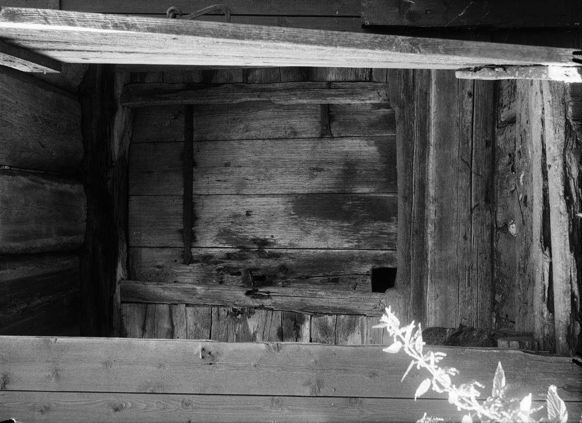Paul Sandberg, The South Door in the Ground Floor, a Loft Bath in Fäcklinge, Tierps parish, Uppland 1934