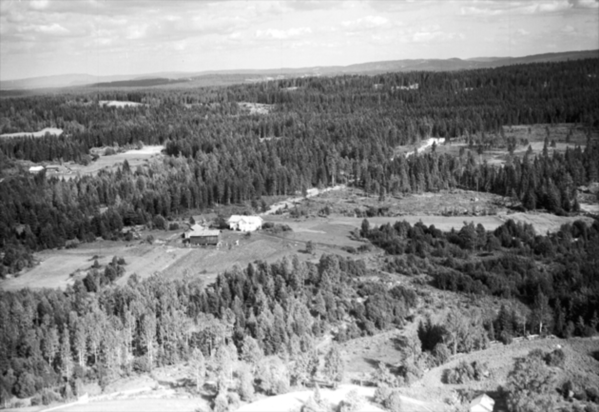 Widerøes Flyveselskap A/S, FLYFOTO LØVBAKKEN, ÅSVANG