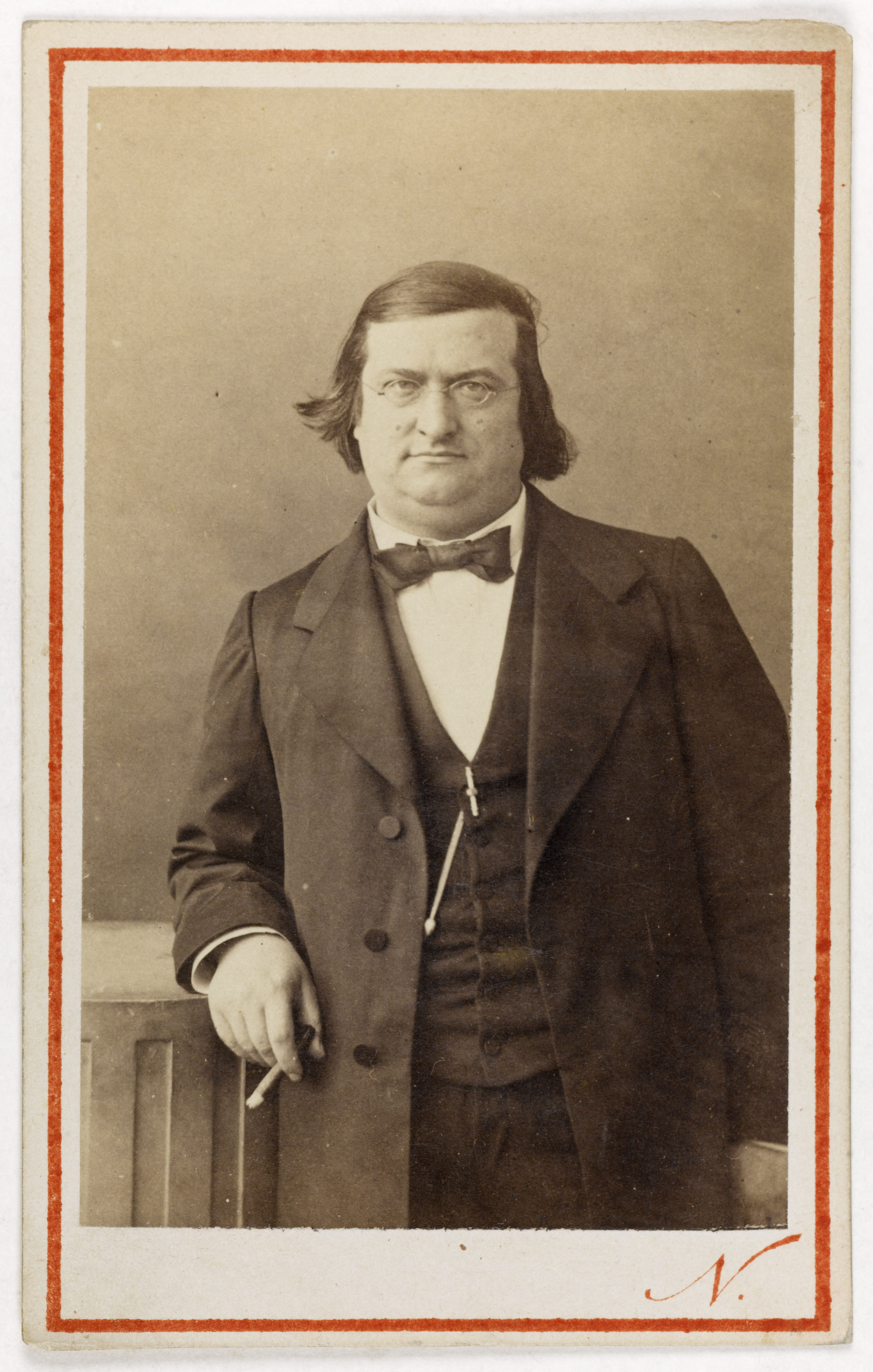 Atelier Nadar, Portrait de Louis Ulbach (1822-1889), écrivain, journaliste, co-directeur du "Monde maçonnique", bibliothécaire puis conservateur à la Bibliothèque de l'Arsenal