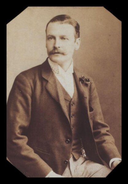 London Stereoscopic and Photographic Company, Guy Little Theatrical Photograph