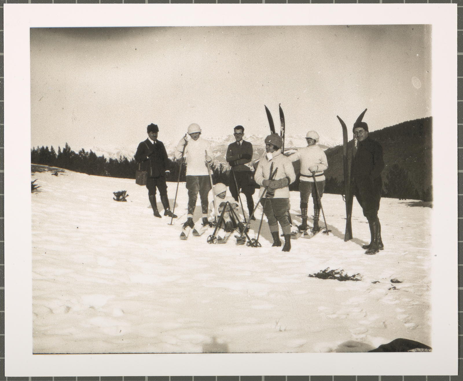 Desconegut, [Esquiadors a la Molina]