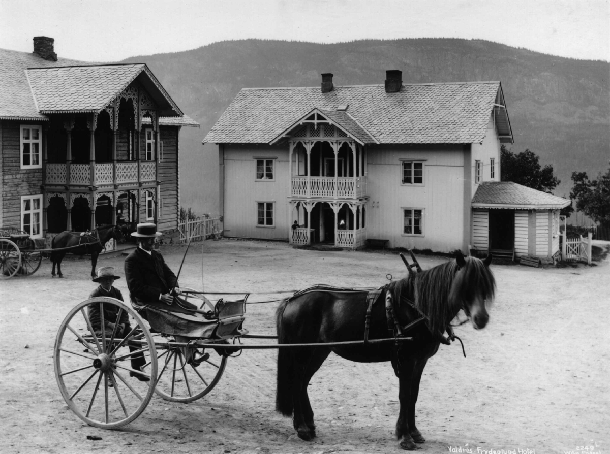 Axel Lindahl, Karjol 1880-90-årene Frydenluds Hotel - Valdres - Nord Aurdal - Oppland m. stålfjærer