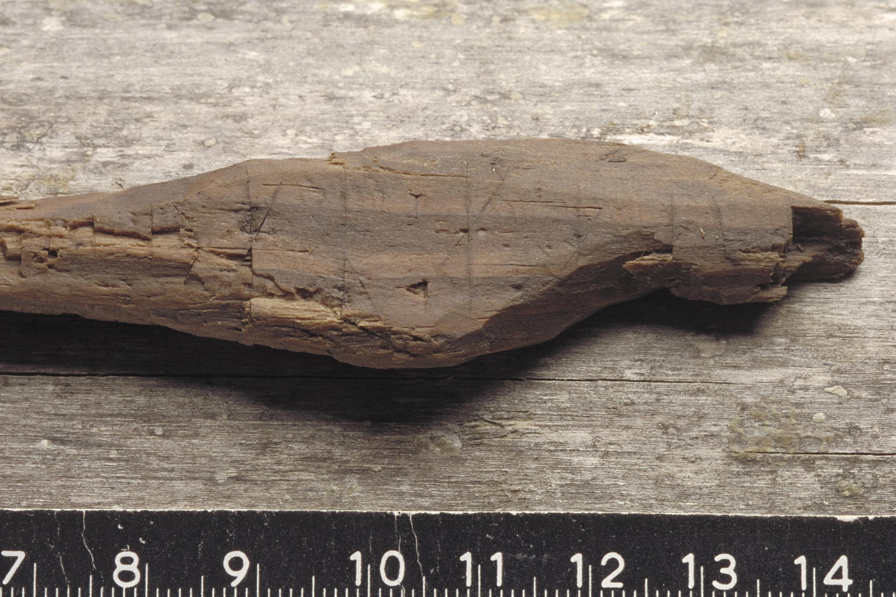 Bengt A Lundberg, SL0099 Träpinne med runor