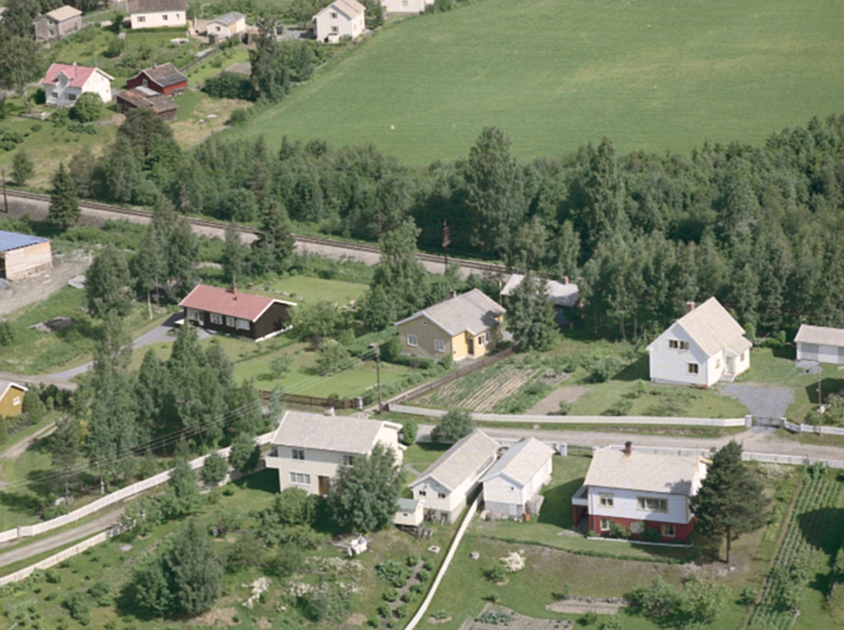 Widerøes Flyveselskap A/S, FLYFOTO BLÅKLOKKEVEGEN PÅ HJELLUM