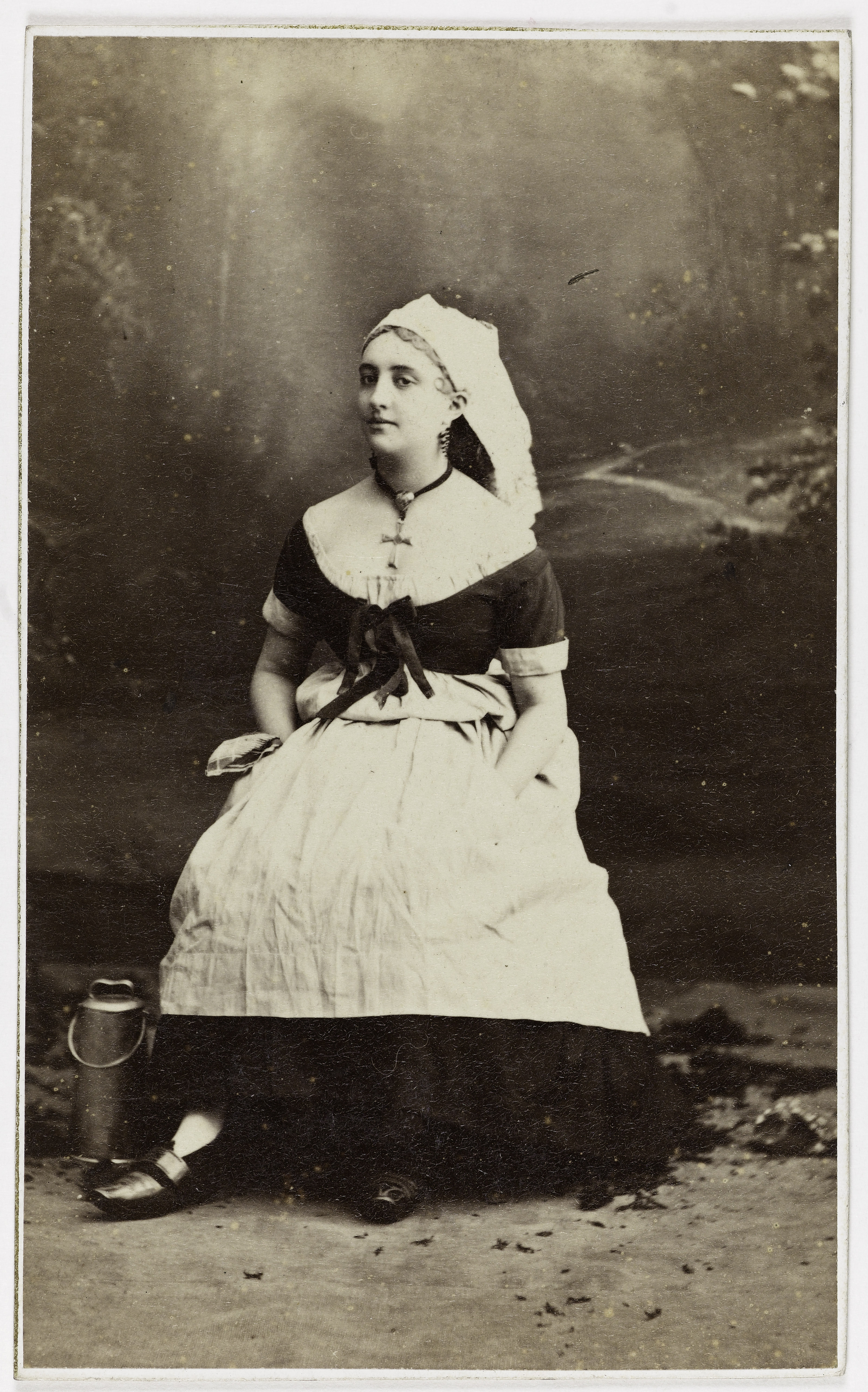 Charles Reutlinger, Portrait de Léontine Massin (1847-1901), actrice de théâtre entre 1863 et 1883.