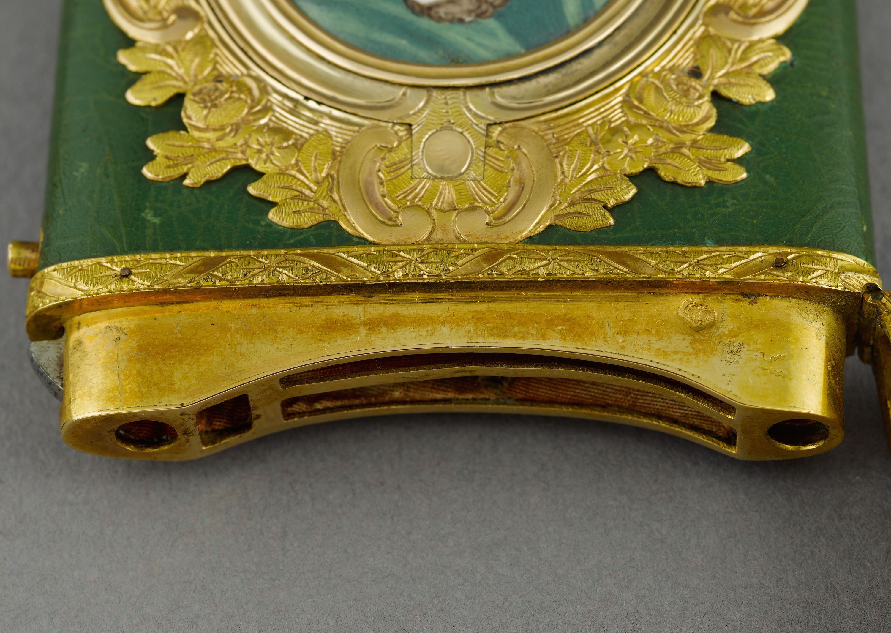 Anonyme, Etui à tablettes
