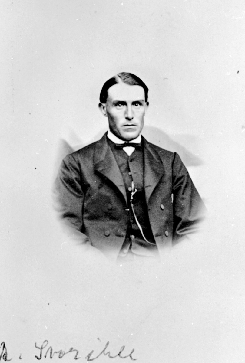 Anno Domkirkeodden, Portrett av Ansten Storihle født 15.3-1842. Gårdbruker på Mælum, Furnes.