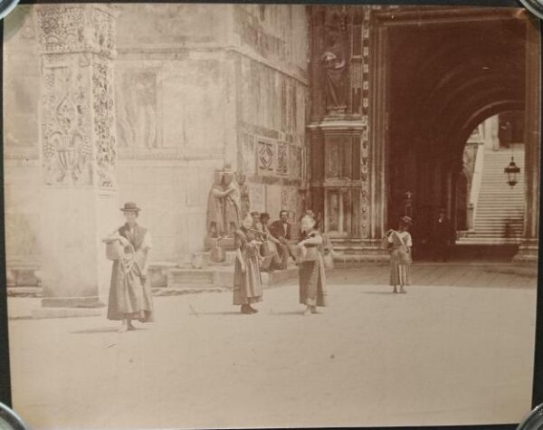 Unknown, Peasant water carriers (bigolanti) by the Tetrarchs at the Porta della Carta, Ducal Palace, Venice, Italy