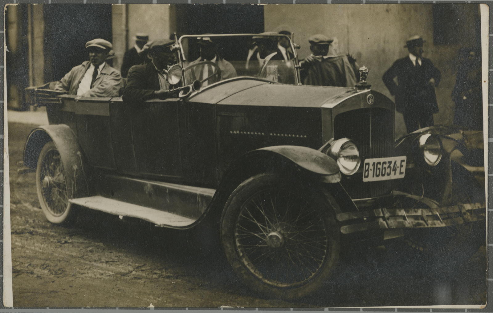 Desconegut, [Car Expedition]