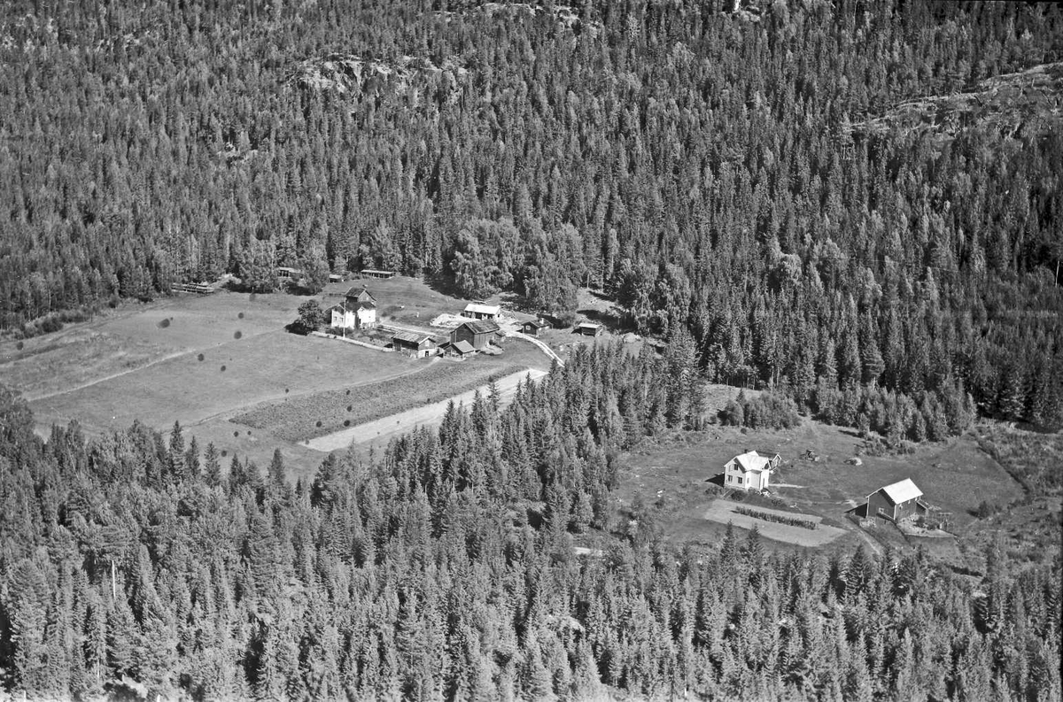 Widerøes Flyveselskap A/S, Gårdsbruk (Sjølisand), Strandvollen.