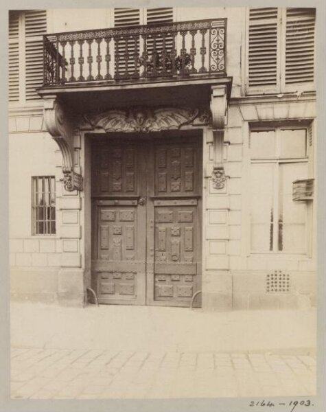 Atget, Jean-Eugène-Auguste, Doorway, 20 Quai de Bethune, Paris, France