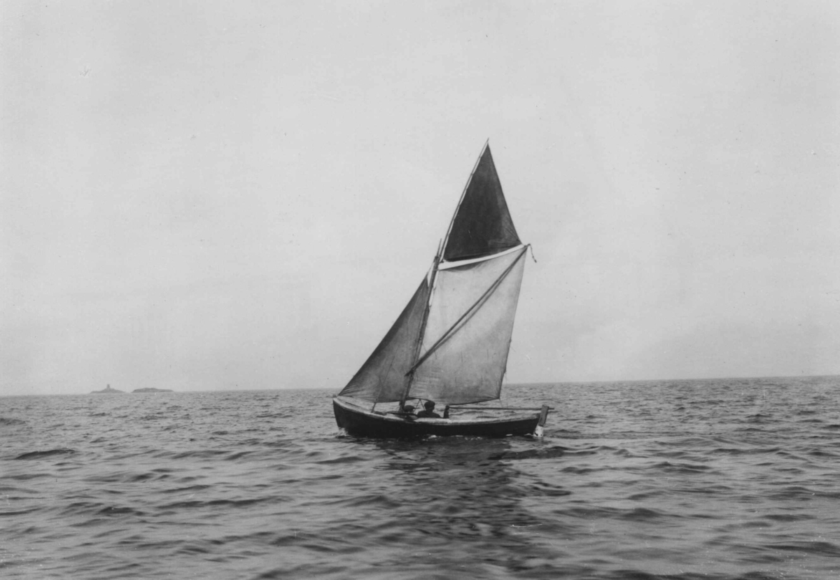 Anders Beer Wilse, Liten seilbåt