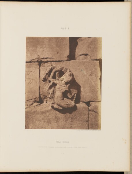 Félix Teynard, Tâfah (Taphis). Constructions a Assises Courbes - Figure Provenant d'une Niche Sculptée