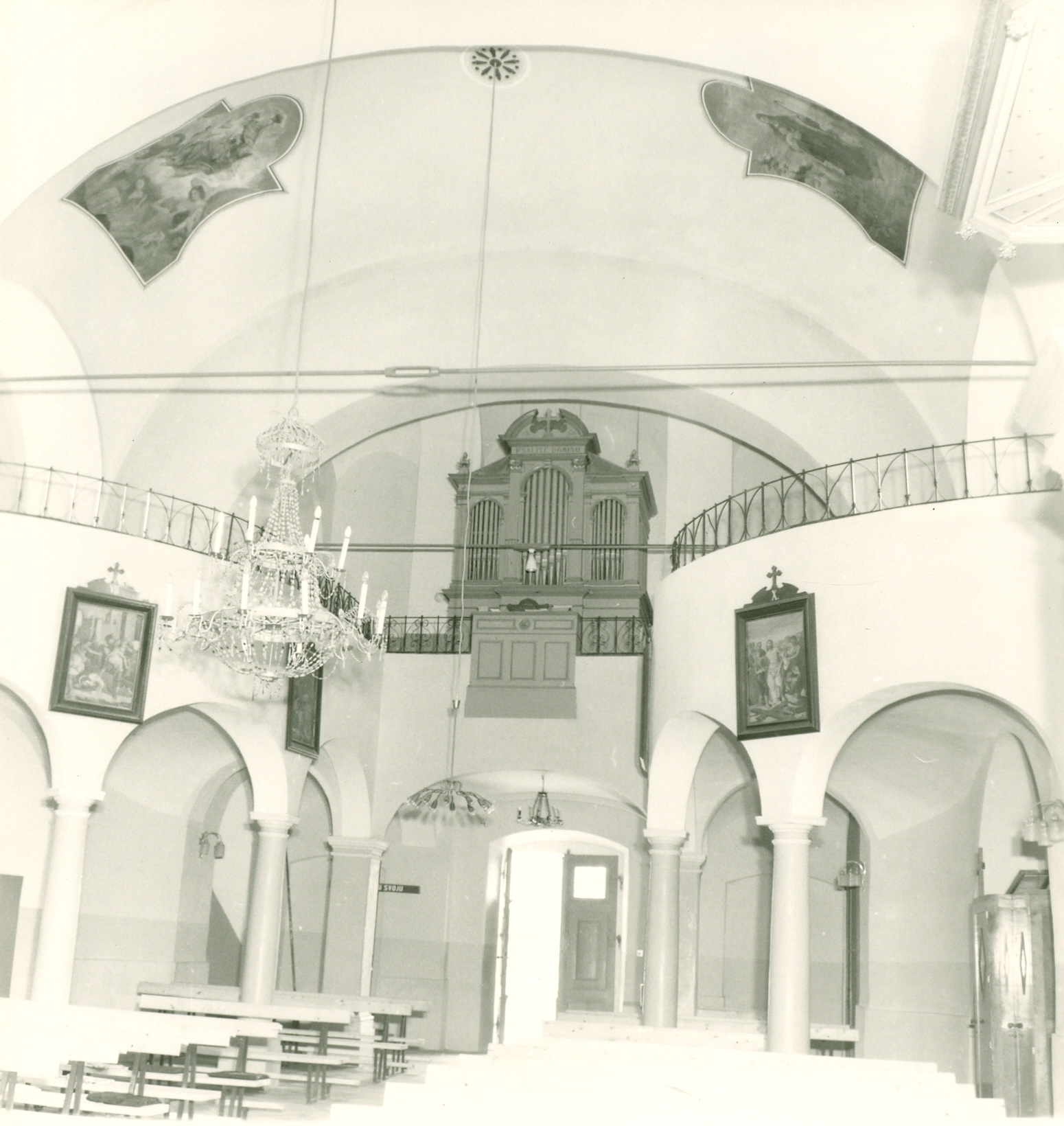 Nino Vranić, Novigrad Podravski (Koprivnica) - Župna crkva Rastanka Sv. Apostola - Smještaj u prostoru