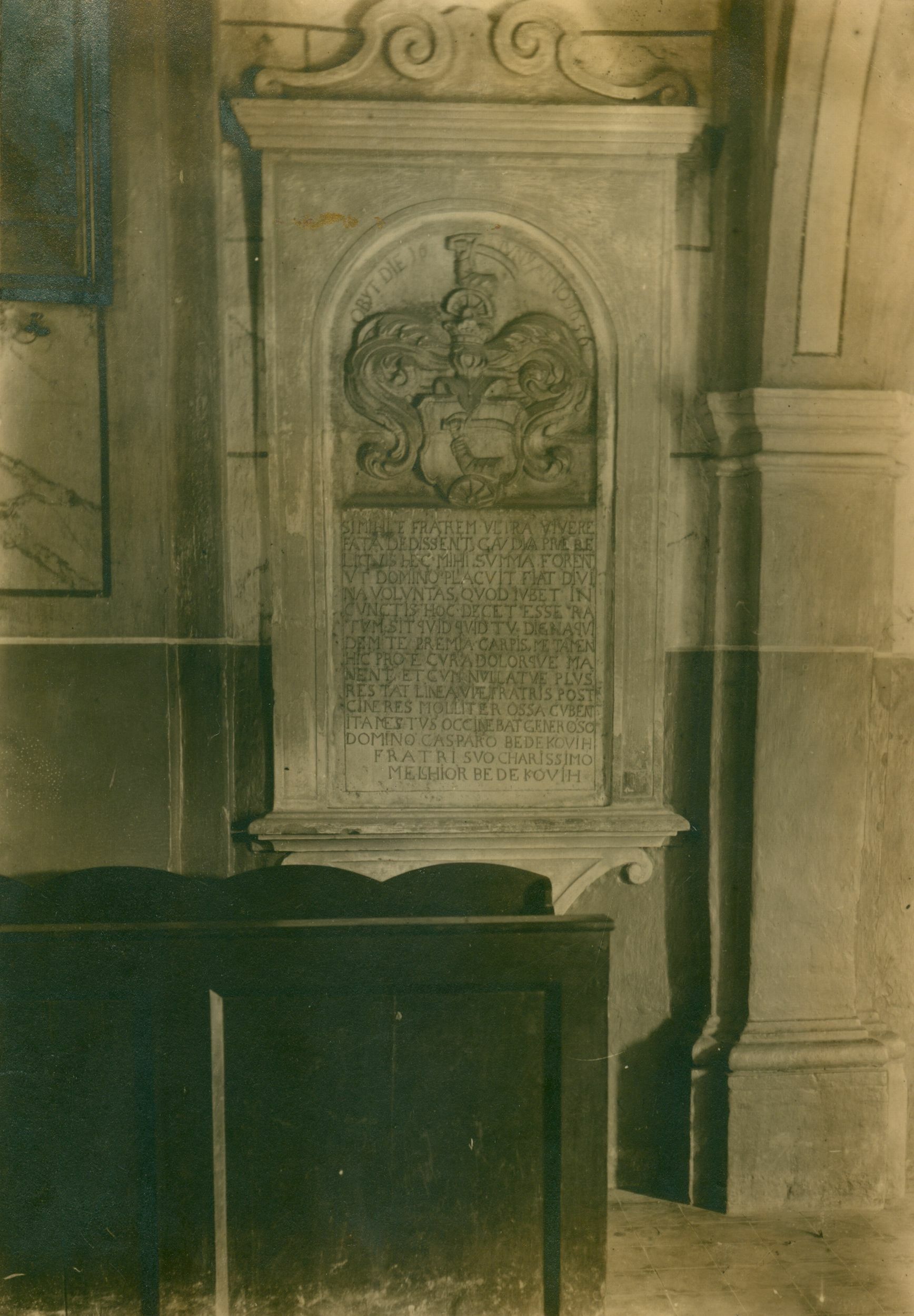 Josip Brunšmid, Krapina - nadgrobna ploča Bedekovića iz 1656. godine, u franjevačkoj crkvi