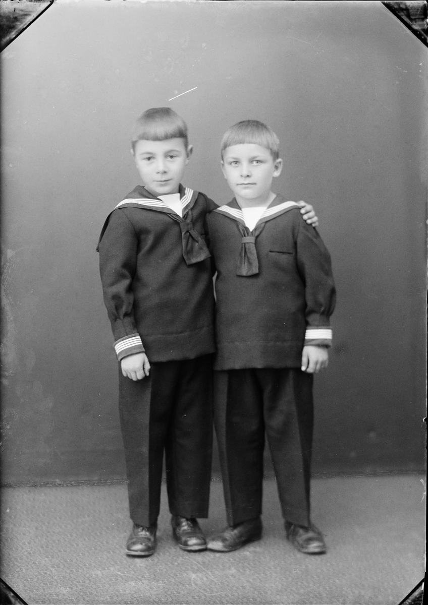 Skötsner-Edhlund, Ateljéporträtt - Olle och Rune Jansson, Östhammar, Uppland