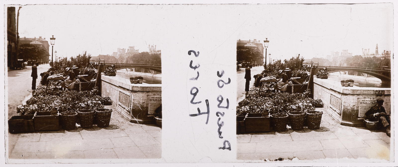 Desconegut, [Bridge over the Seine]