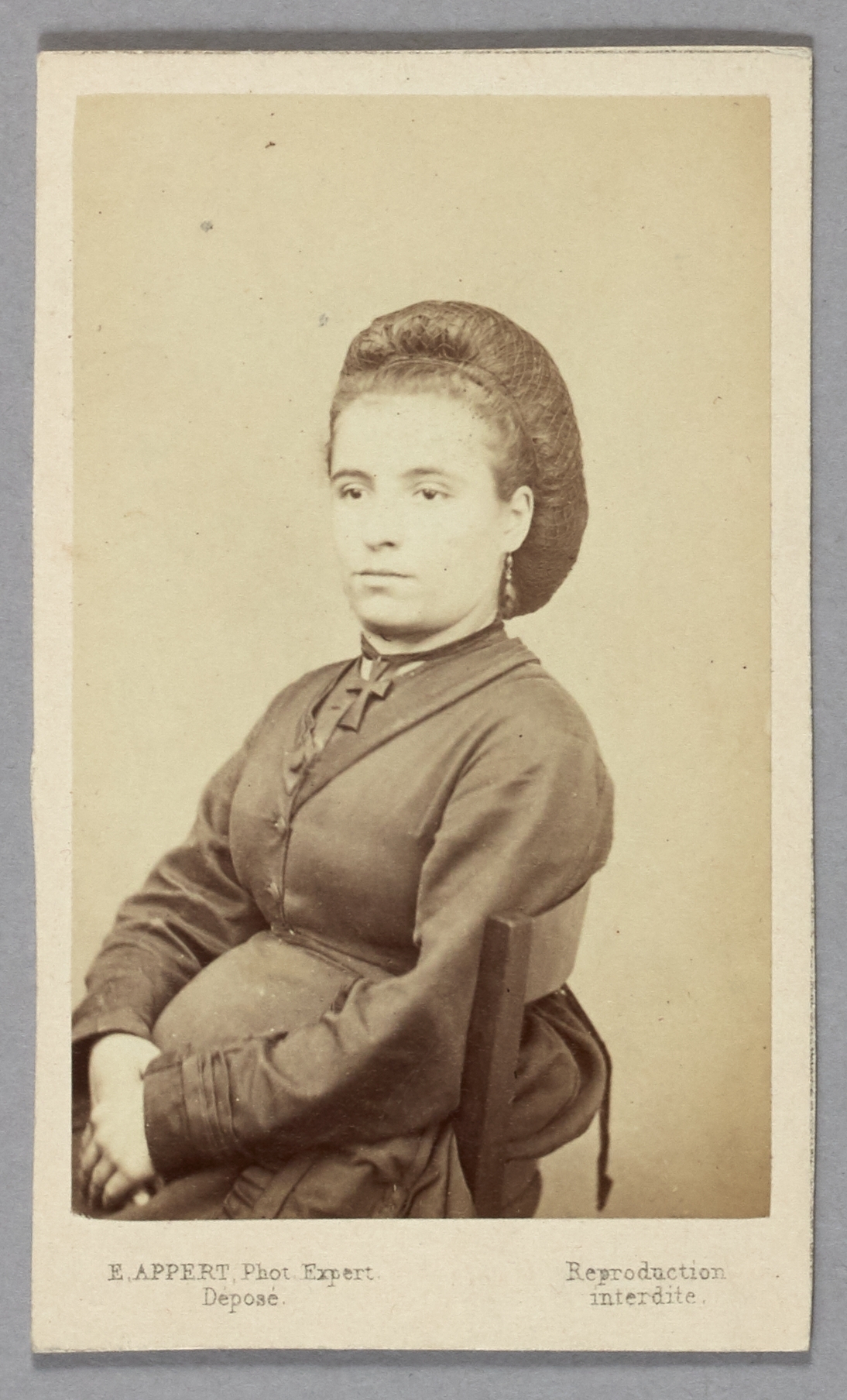 Ernest Charles Appert, Portrait de Corly B. , pris à la prison des Chantiers à Versailles. Commune de Paris, 1871.