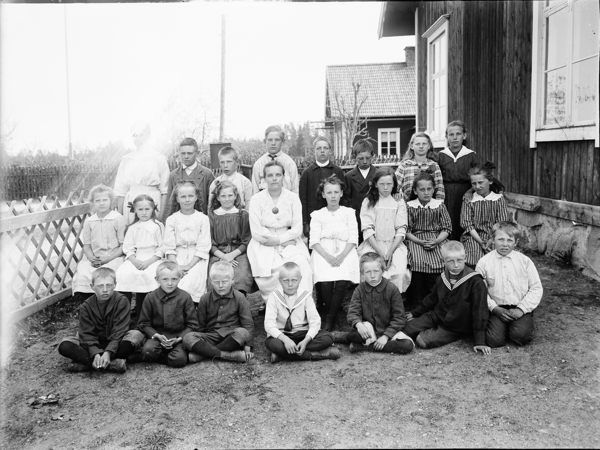Skötsner-Edhlund, School class, Botarsbo school, Valö parish, Uppland