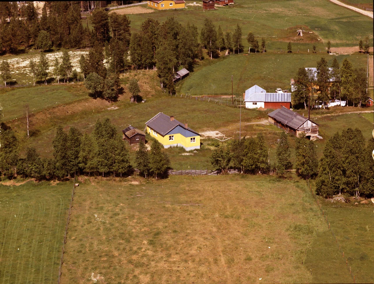 Widerøes Flyveselskap A/S, Gårdsbruk (Utme Malenaom).