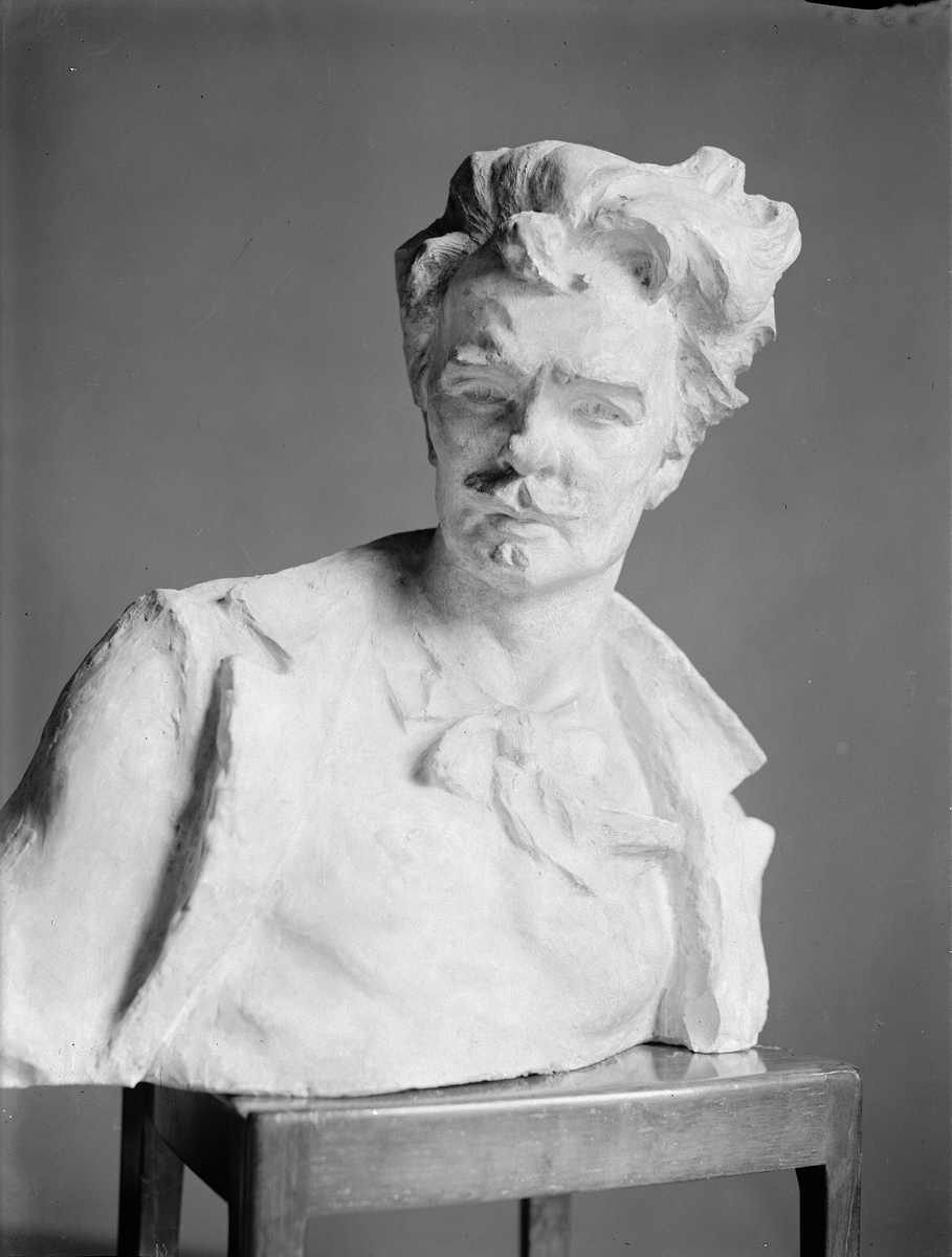 Paul Sandberg, Byst föreställande författaren August Strindberg, 1942