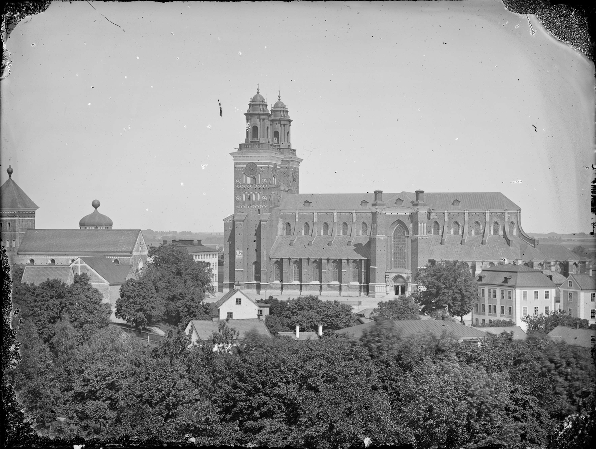 Henri Osti's Fotografiateliér, Uppsala Cathedral from Slottsbacken, Uppsala before 1885
