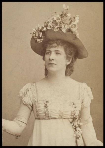London Stereoscopic and Photographic Company, Guy Little Theatrical Photograph