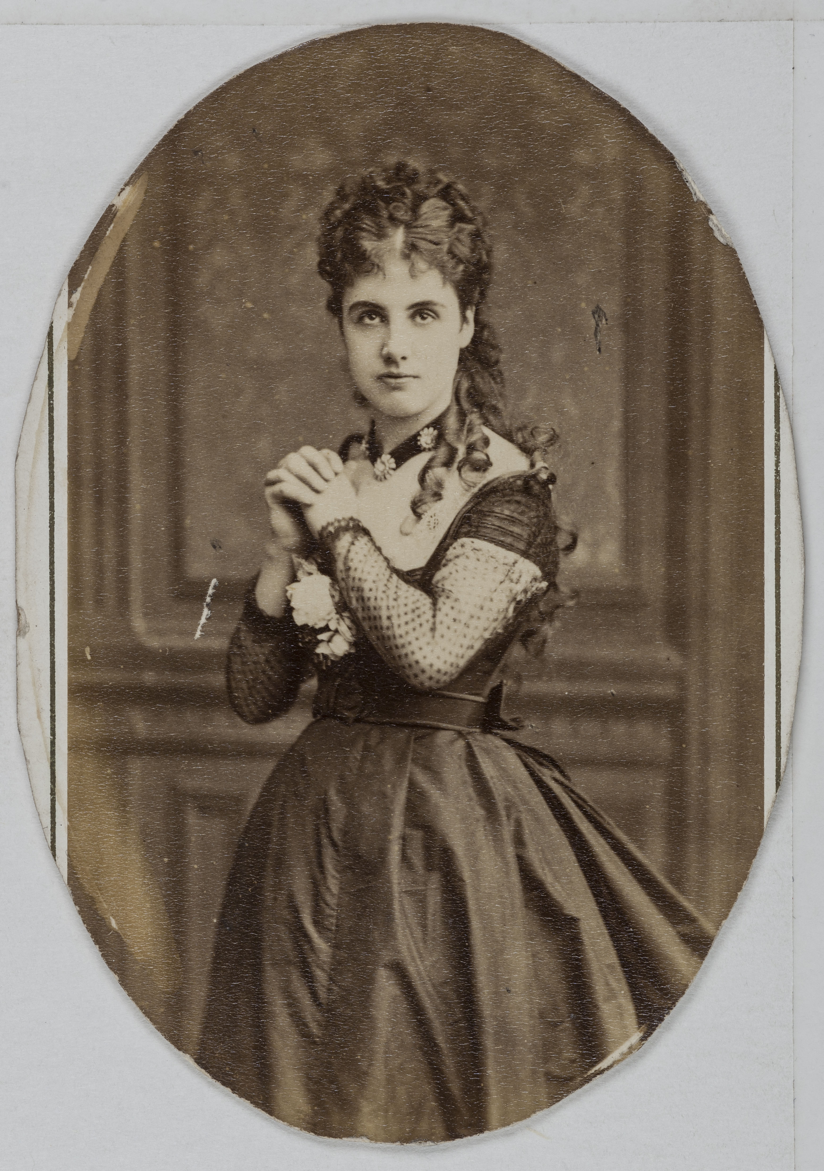 Charles Reutlinger, Portrait de Nelson, actrice au théâtre de la Porte Saint-Martin, au théâtre des Variétés et au théâtre Dejazet en 1861.